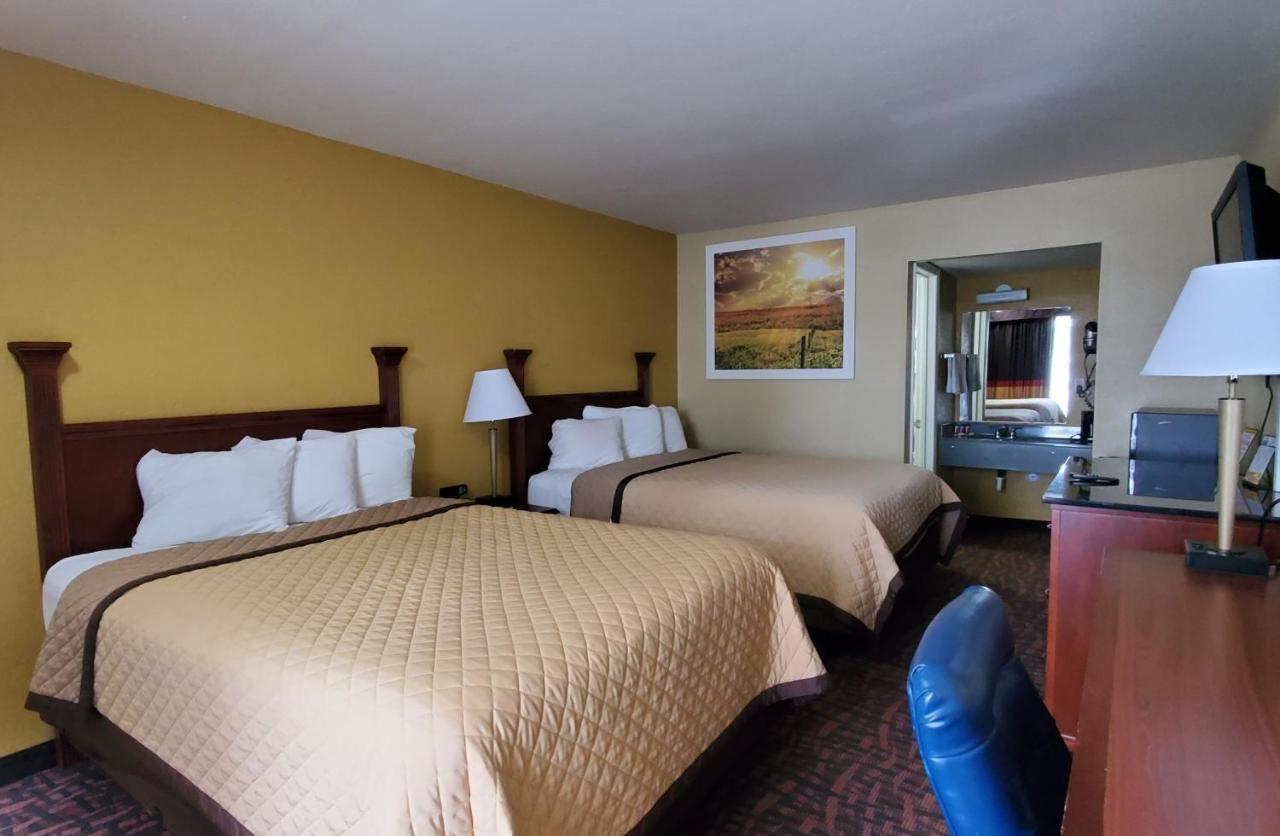 Rodeway Inn Конкорд Экстерьер фото