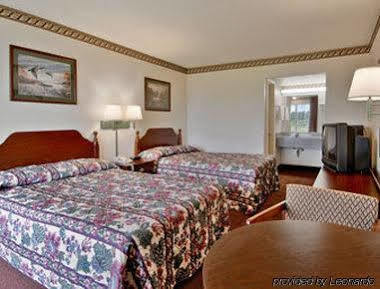 Rodeway Inn Конкорд Экстерьер фото
